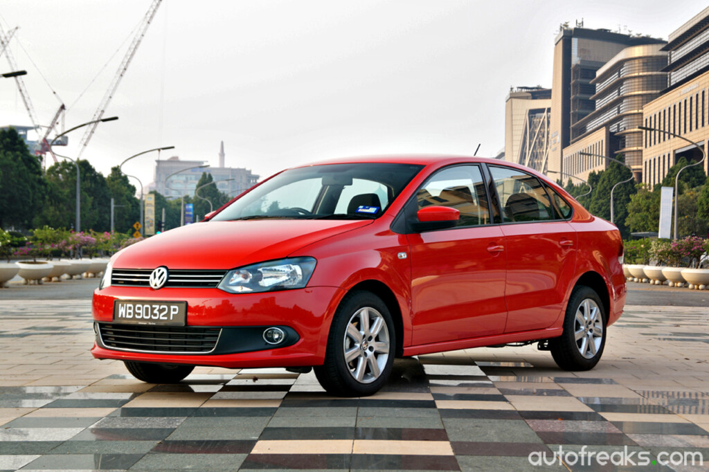 Volkswagen_VW_Polo_Sedan (1)