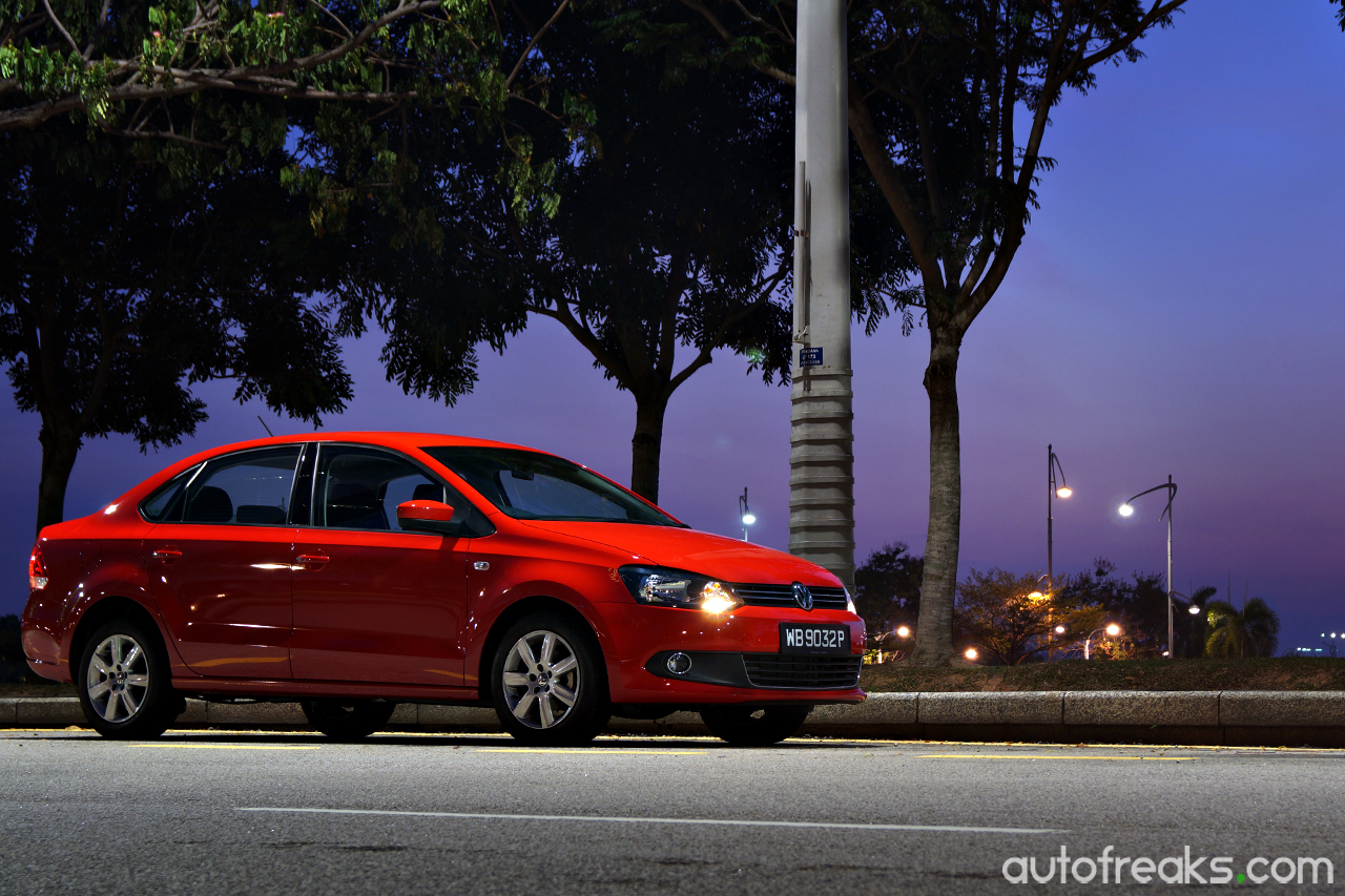 Volkswagen_VW_Polo_Sedan (18)