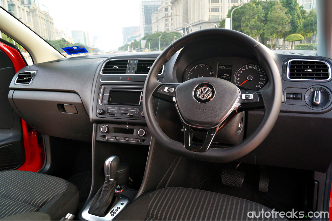 Volkswagen_VW_Polo_Sedan (6)