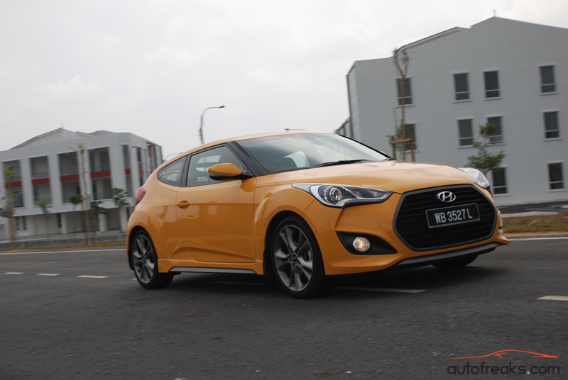 2015 Hyundai Veloster Turbo - 16