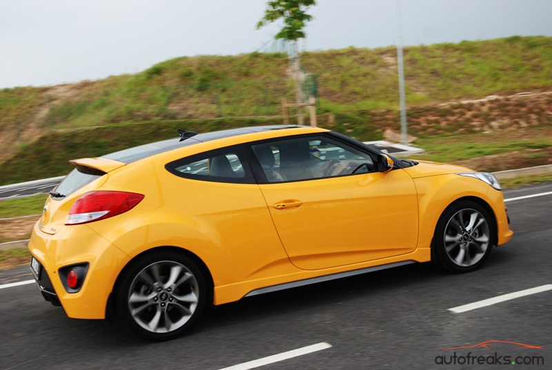 2015 Hyundai Veloster Turbo - 19