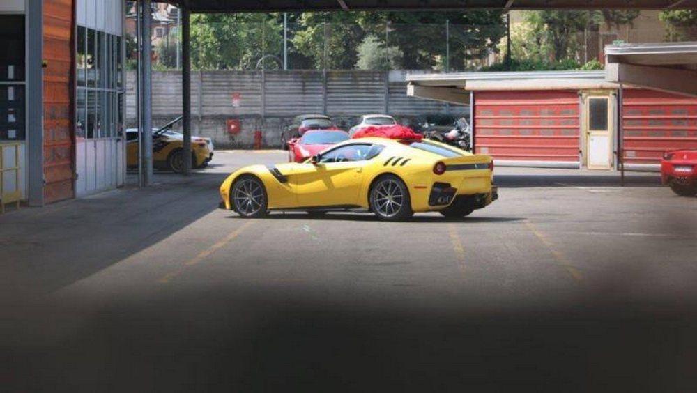 2015_Ferrari_F12_GTO_2