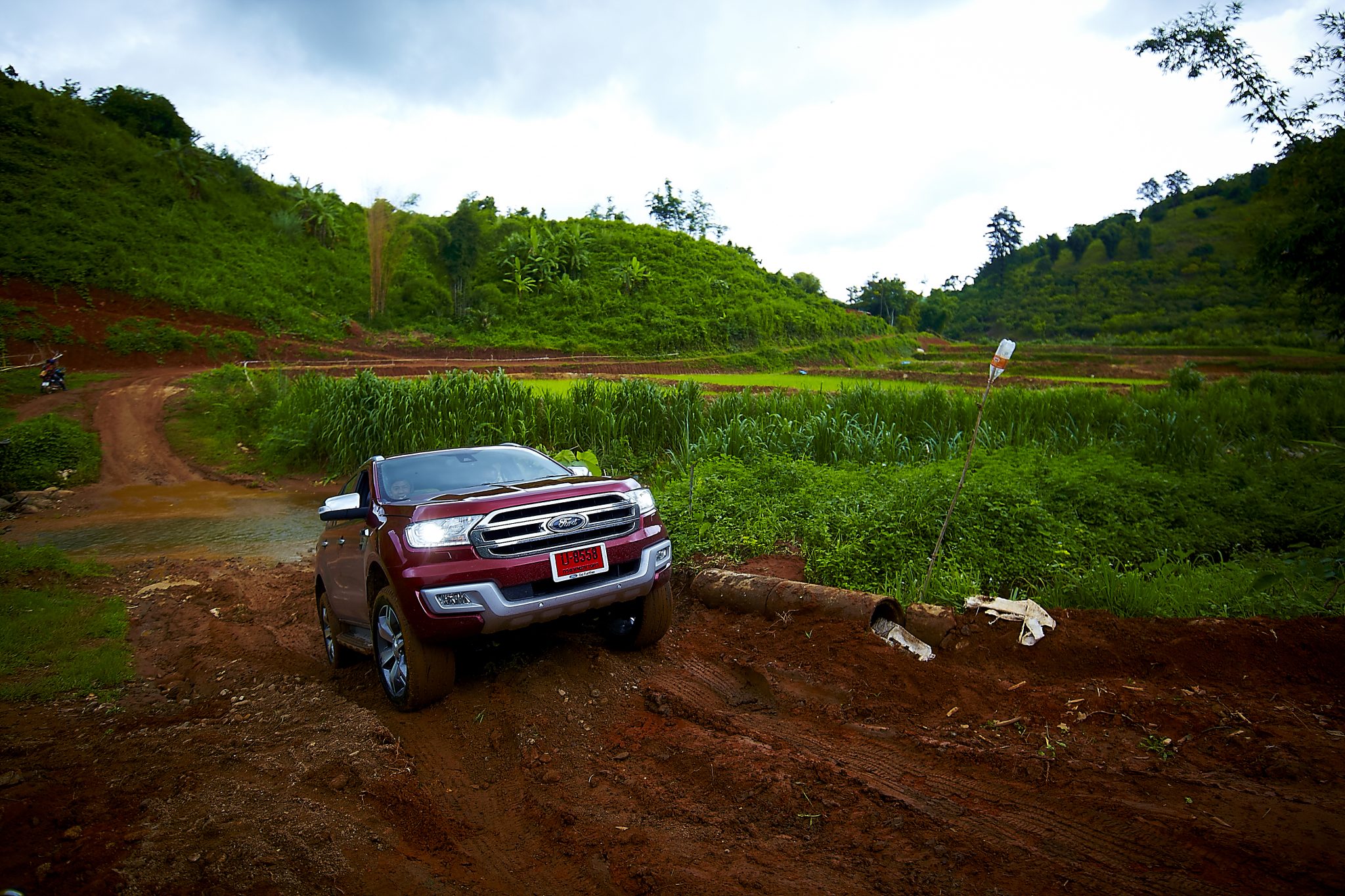 Ford Everest drive 007