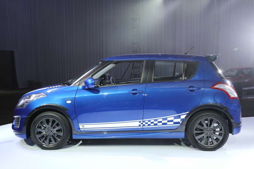 Limited Edition SUZUKI Swift RR2_Side view with Sporty Side Decal
