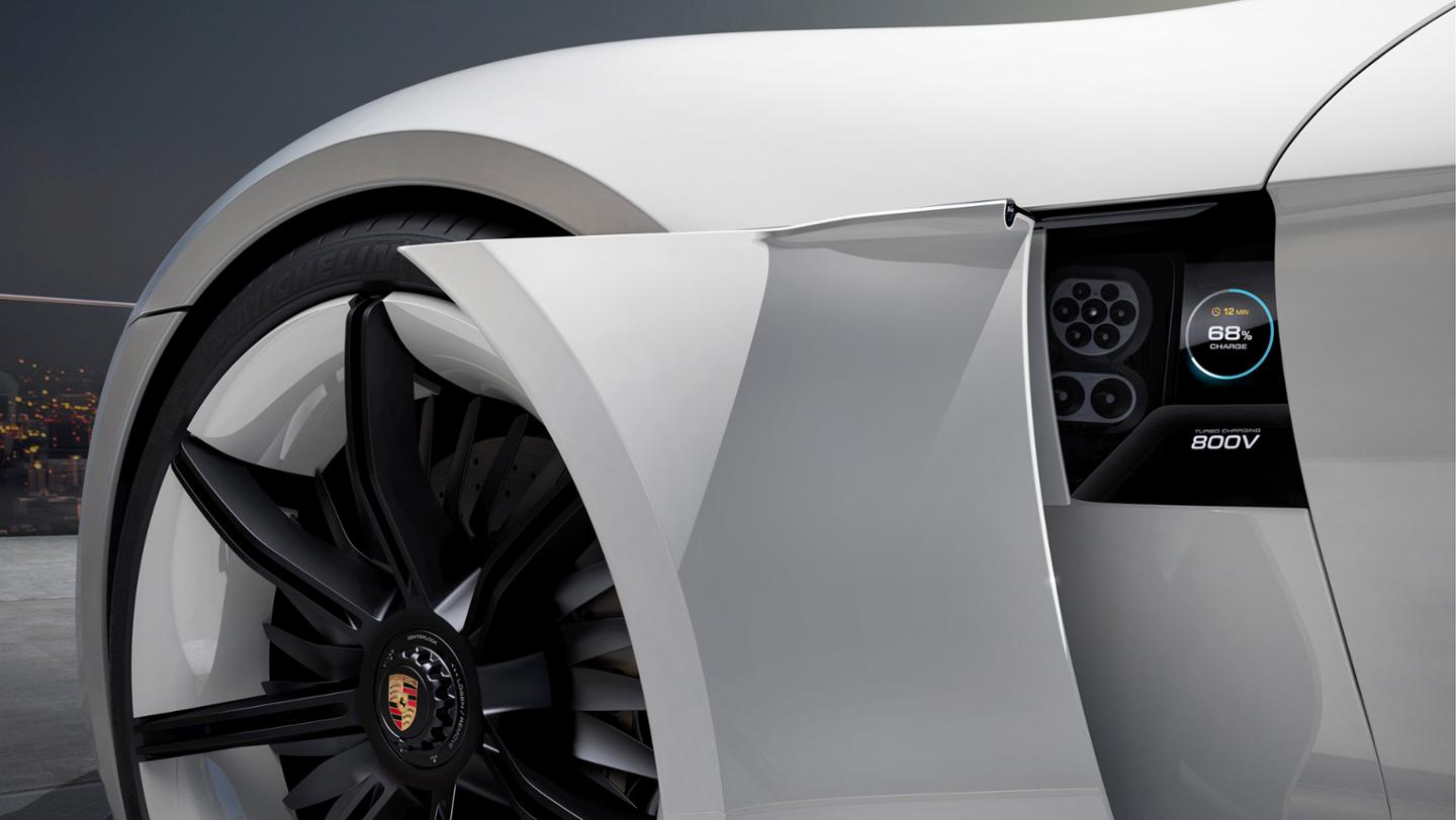 Porsche_Mission_E_Concept_9