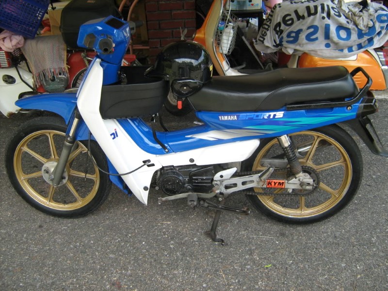 Yamaha_Sport_100
