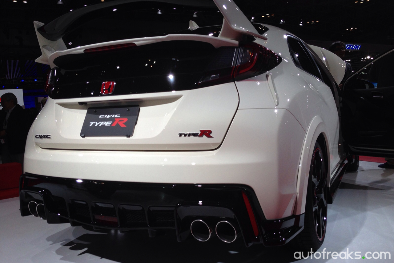 2015_Honda_Civic_Type_R_2