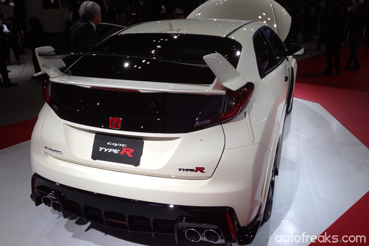 2015_Honda_Civic_Type_R_3