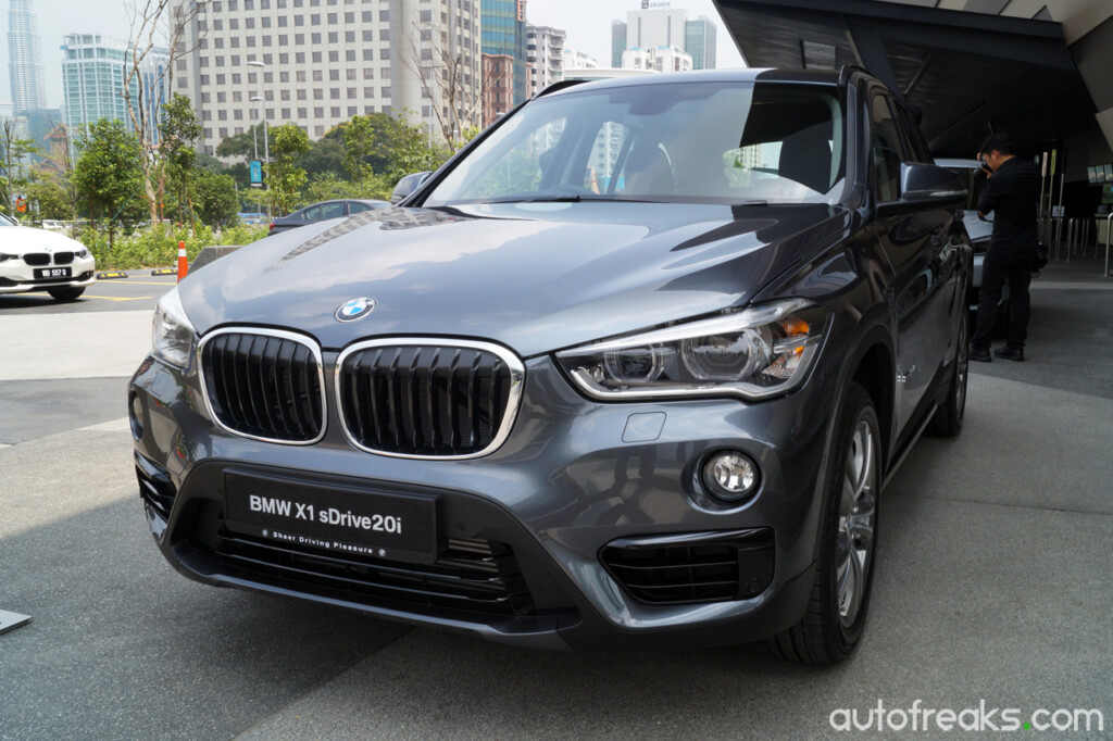 BMW_X1_sDrive20i_Grey