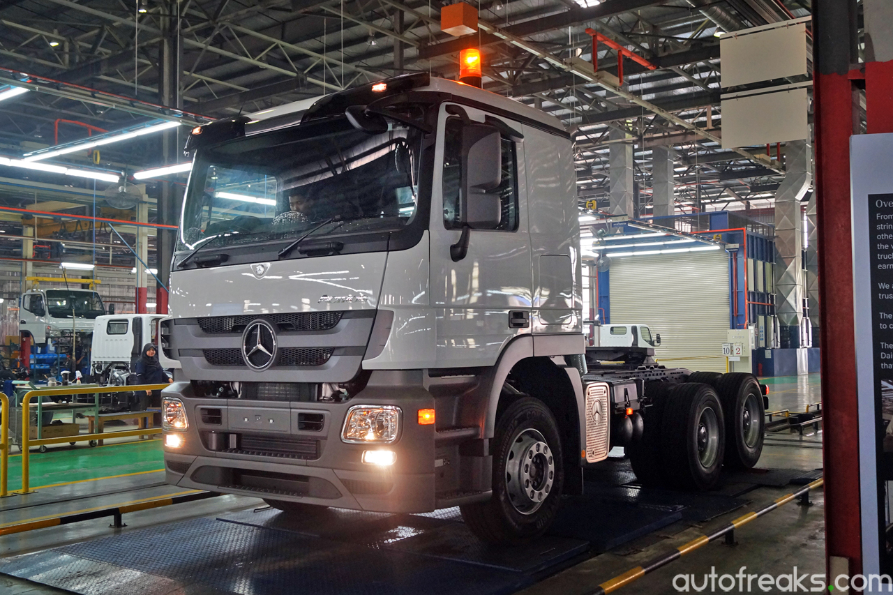 Mercedes-Benz_Malaysia_Commercial_vehicle_milestone (6)