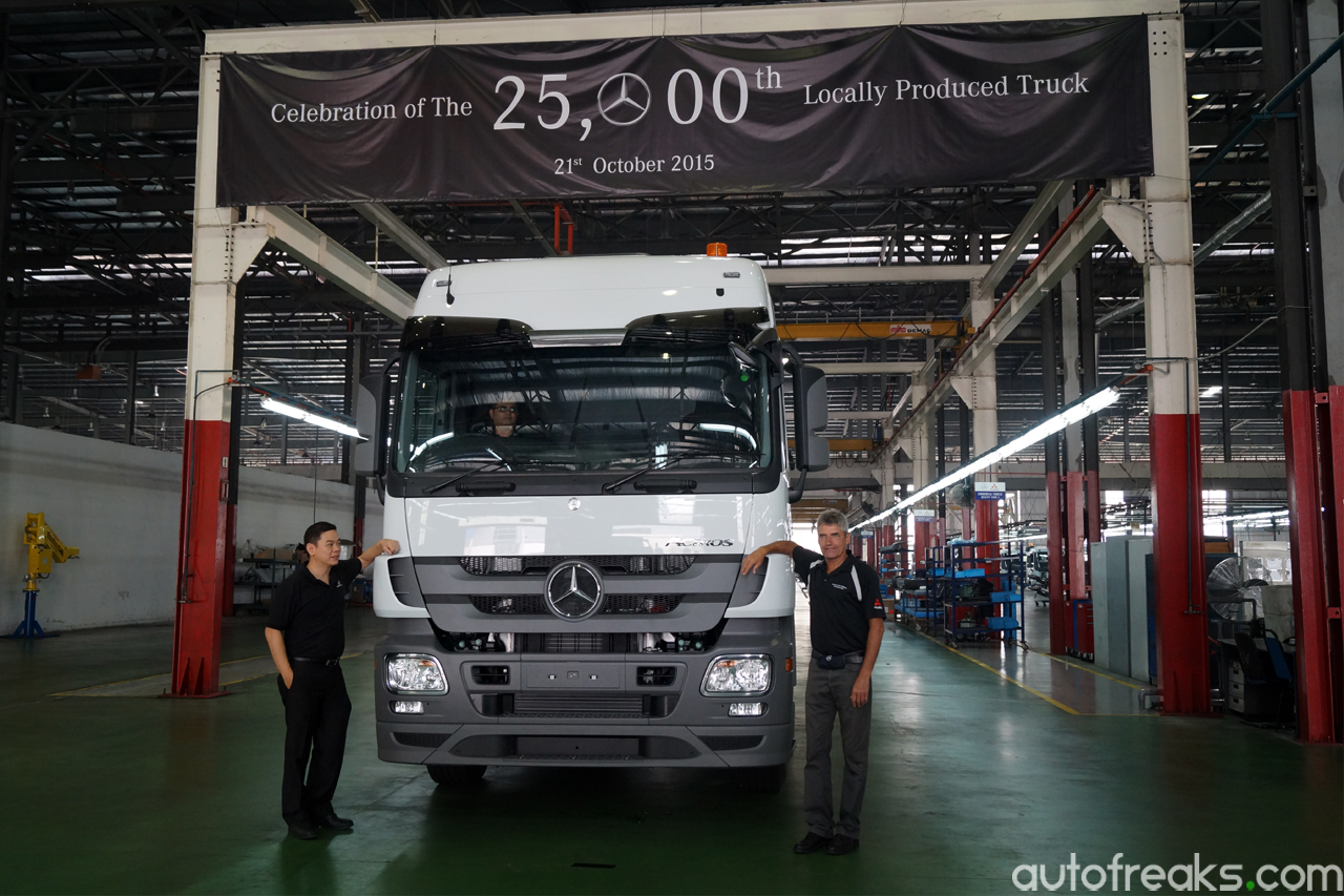 Mercedes-Benz_Malaysia_Commercial_vehicle_milestone (7)