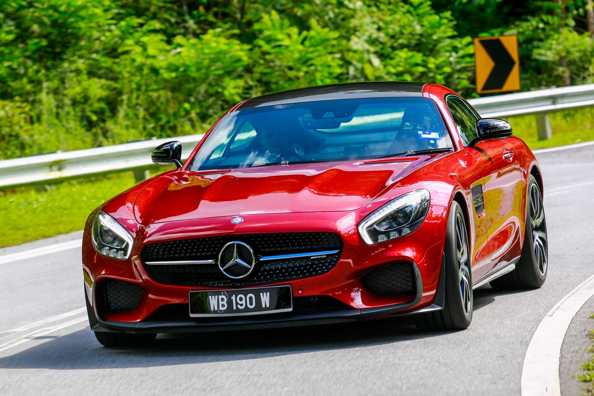 Mercedes-AMG GT S (1)