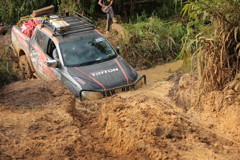 The Triton VGT MT going through the Borneo Safari challenge!