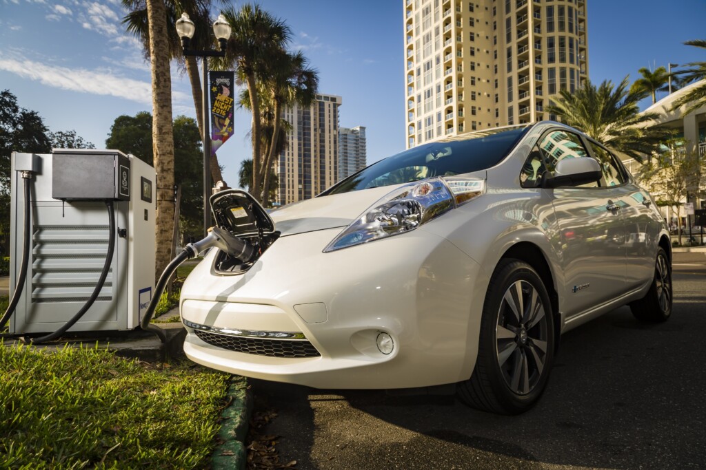 NASHVILLE, Tenn., and WOODCLIFF LAKE, N.J. (Dec. 21, 2015)  Nissan and BMW are joining forces to offer public fast charging at 120 locations across 19 states in an effort to support Nissan LEAF and BMW i3 customers and to promote increased adoption of electric vehicles (EVs) nationwide. With this partnership between two of the top EV manufacturers, Nissan and BMW address the growing demand for additional public fast-charging options in markets spanning the country, giving drivers the ability to easily extend the length of their electric travels. The breadth of Nissan and BMWs fast-charger buildout is expansive, with fast chargers now available in California, Connecticut, Florida, Georgia, Illinois, Indiana, Maryland, Minnesota, Missouri, New Mexico, Nevada, New York, North and South Carolina, Ohio, Pennsylvania, Tennessee, Virginia and Wisconsin.