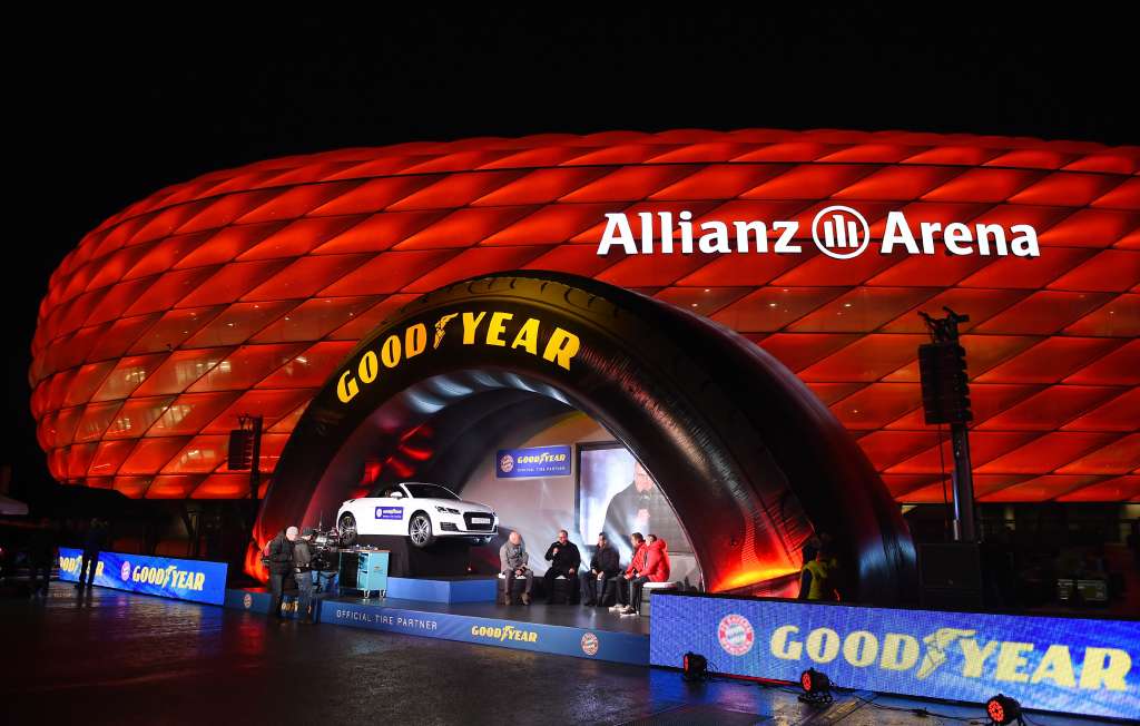 Muenchen 25.11.2015 Der FC Bayern Muenchen praesentiert seinen neuen Platin Partner Goodyear. FOTO: Goodyear