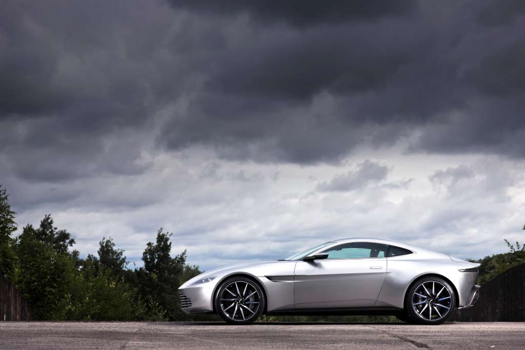 Aston Martin DB10 (1)