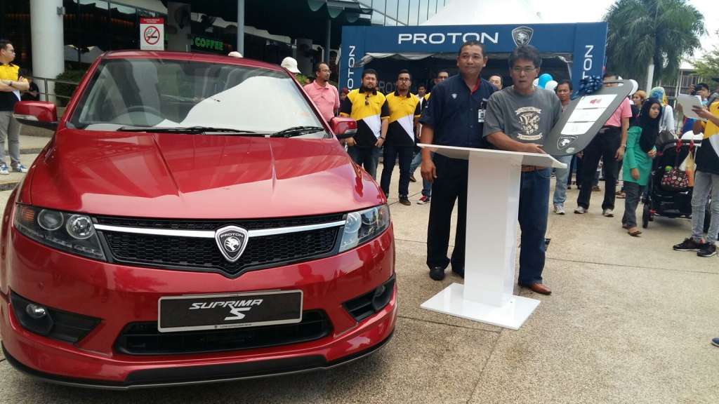 En Norzahid Zahudi, CEO of PROTON Edar launching the contest