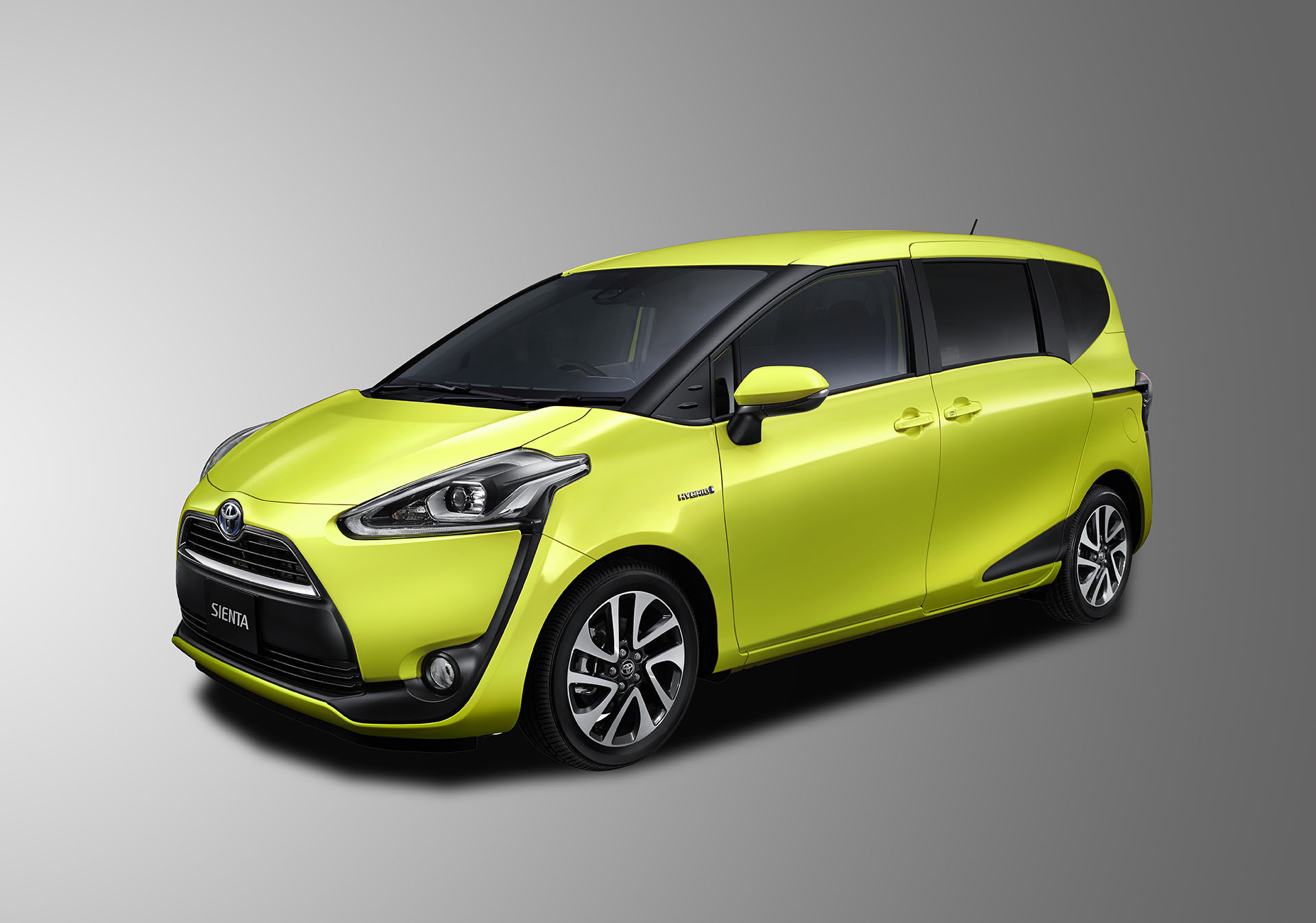 Toyota_Sienta (1)