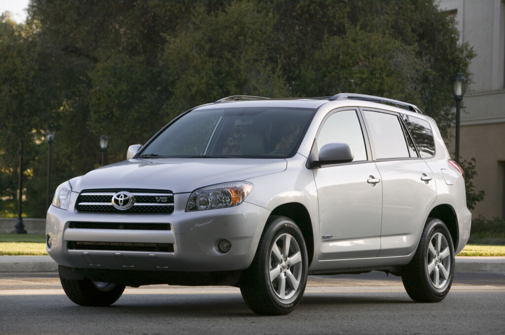 2006_Toyota_RAV4_Limited_002