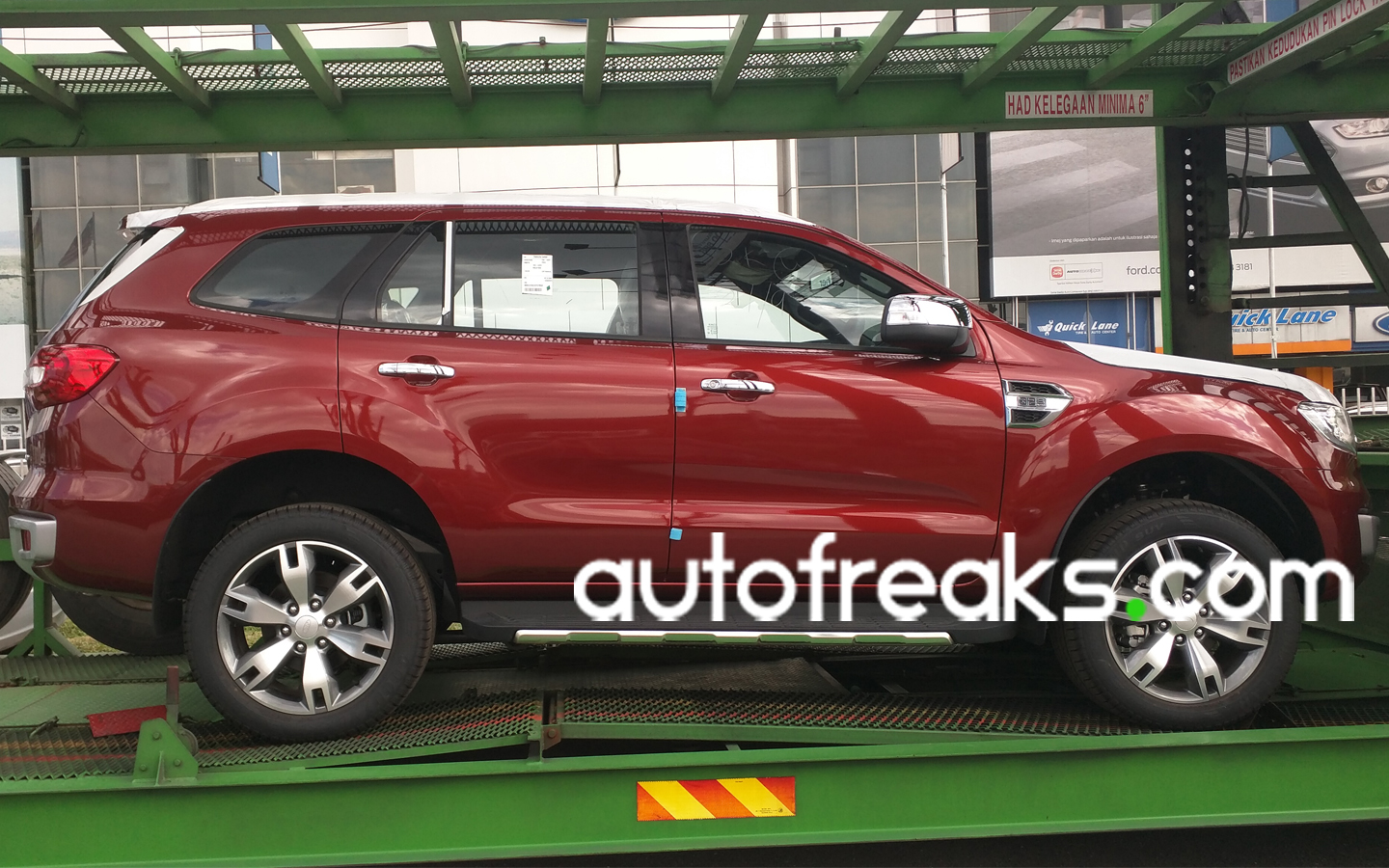 2016_Ford_Everest_Titanium_Spied_1