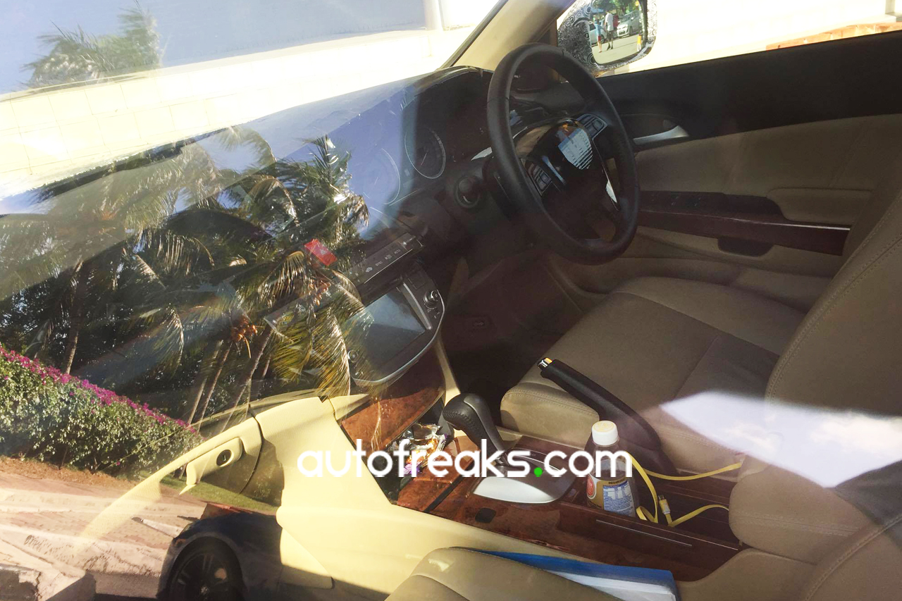 2016_Proton_Perdana_Spied_Interior2