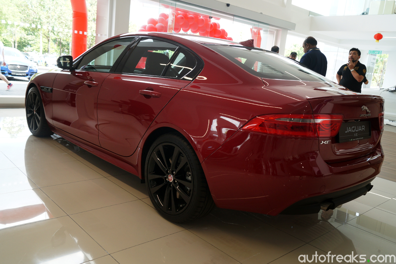 Jaguar_XE (14)