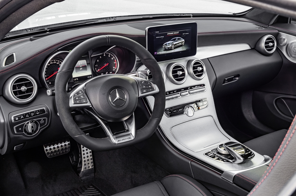 Mercedes-AMG C 43 Coupé, Interieur: Leder schwarz Kraftstoffverbrauch (l/100 km) innerorts/außerorts/kombiniert: 10,6/6,2/7,8 CO2-Emissionen kombiniert: 178 g/km interior: leather black Fuel consumption (l/100 km) urban/ex urban/combined: 10.6/6.2/7.8 combined CO2 emissions: 178 g/km