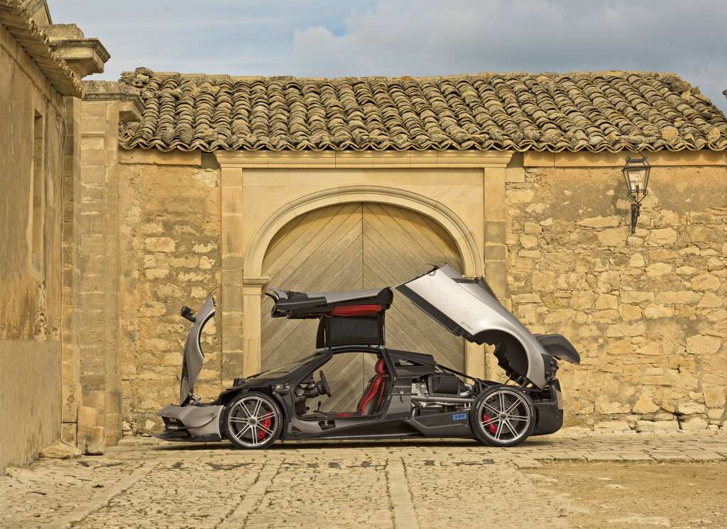 Pagani Huaryra BC (11)