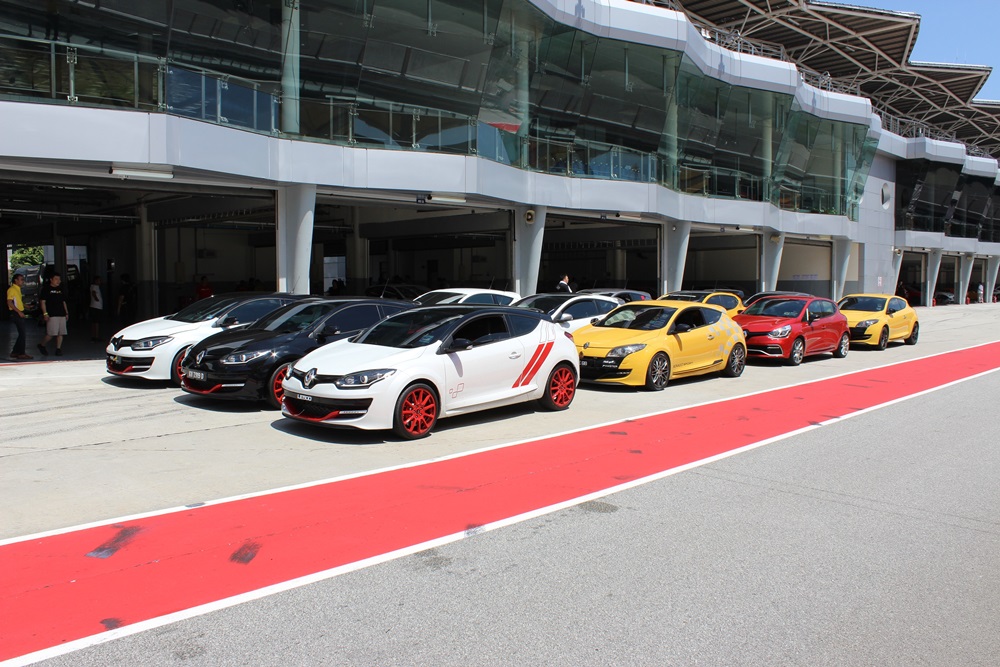 Renault Sport vehicles @ Track Day_1