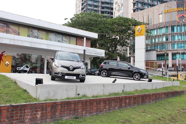 Upgraded Flagship Renault Showroom_Facade