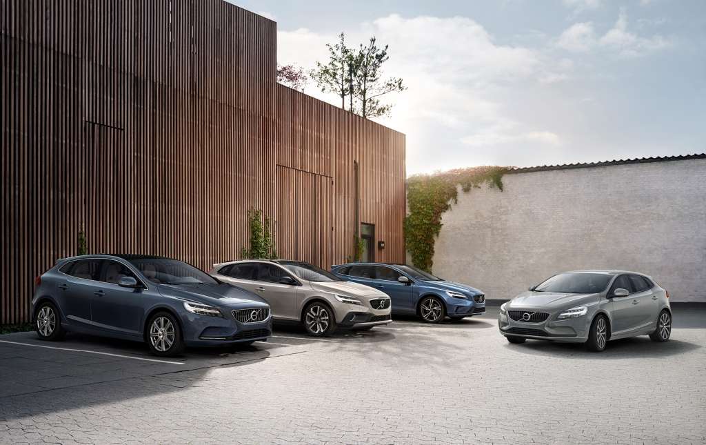 Volvo V40 Momentum, Inscription, Cross Country and R-design Location