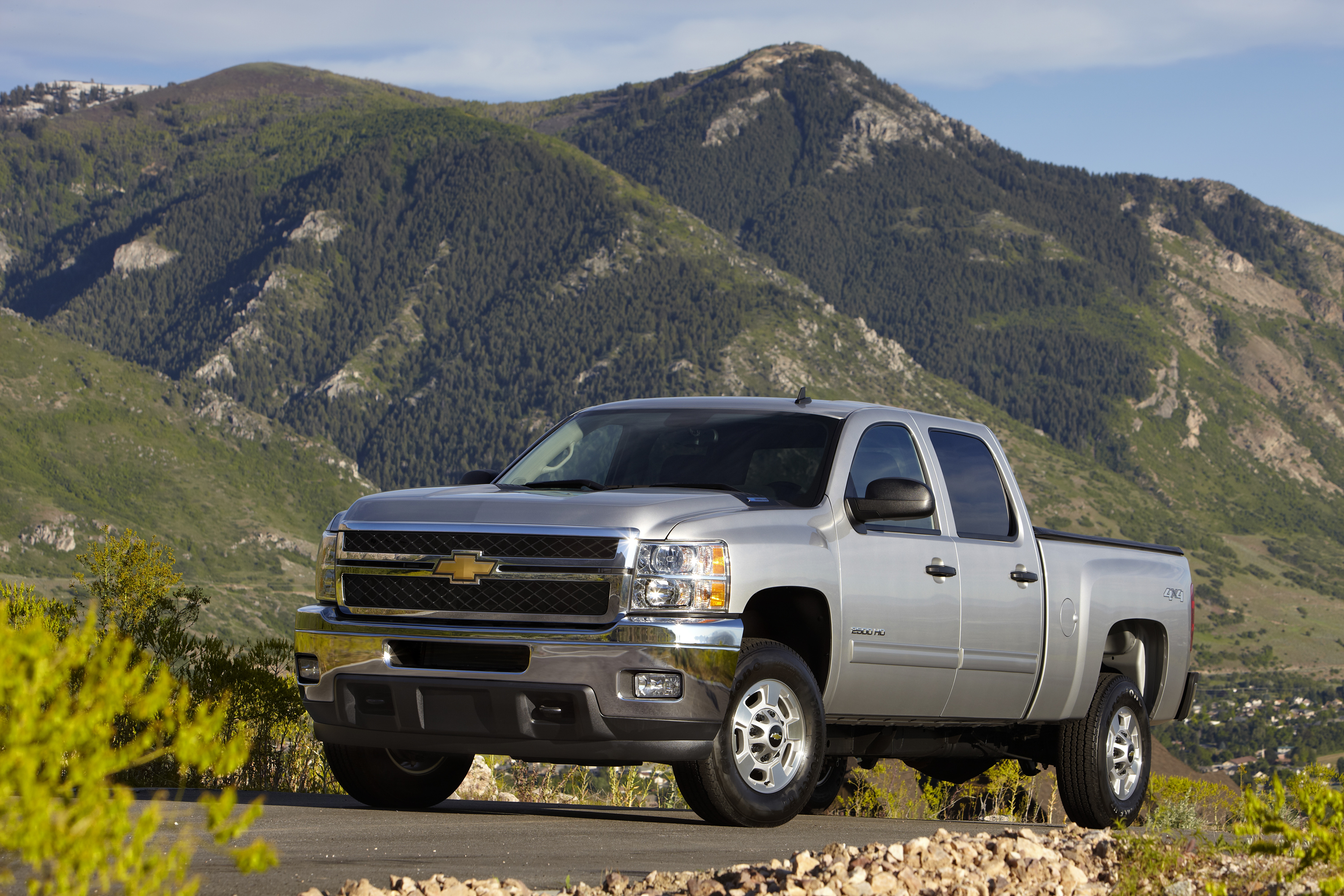 Chevrolet Silverado 2500 HD LT Crew Cab Pickup