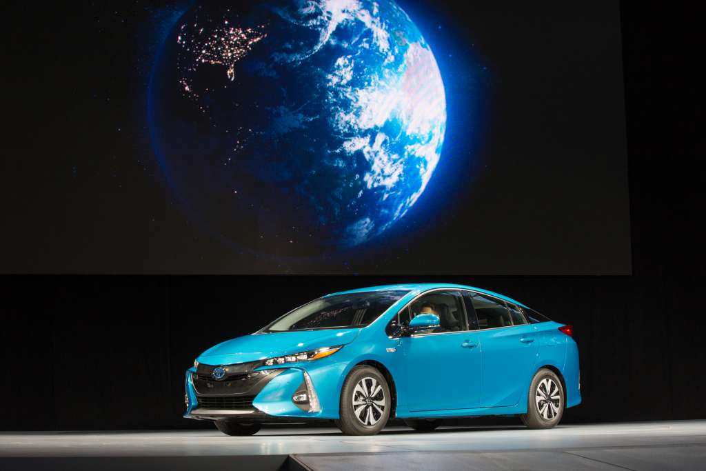 2017 Toyota Prius Prime Plug-in Hybrid (2)