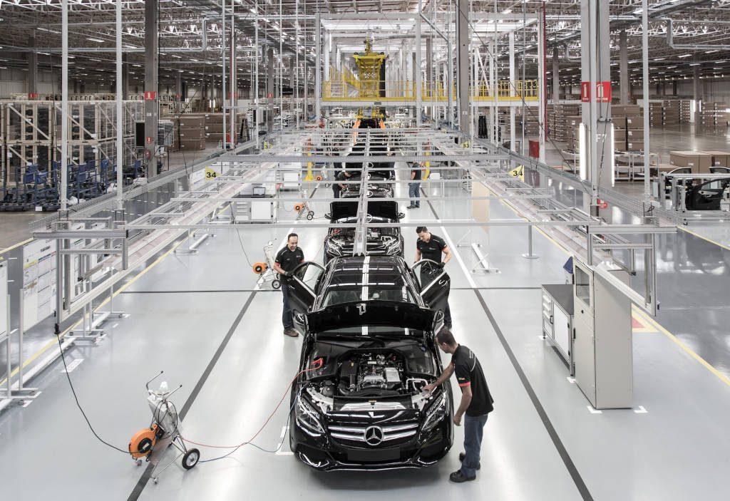 Montage der C-Klasse Limousine im Mercedes-Benz Werk Iracemápolis im Großraum Sau Paulo, Brasilien // Assembly of the C-Class Saloon at the Mercedes-Benz plant Iracemápolis in the metropolitan area Sao Paulo, Brazil