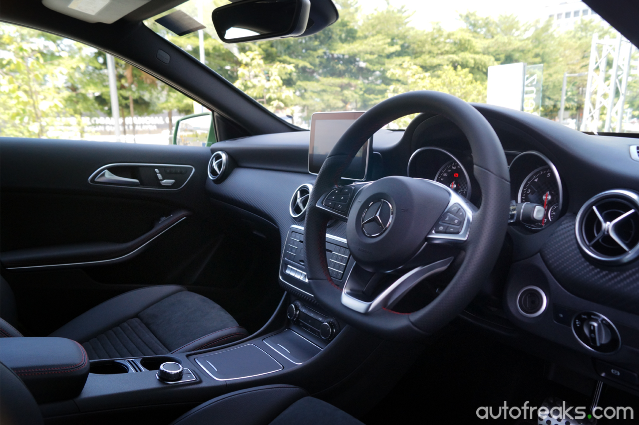 Mercedes-Benz_A_Class_Facelift_launch (18)