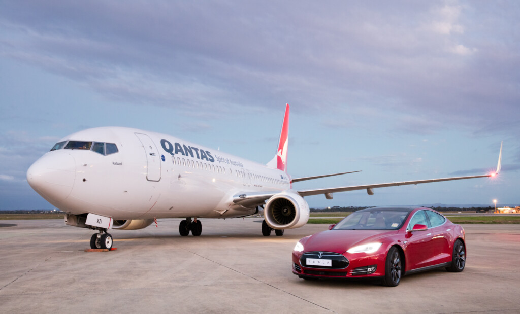 Tesla Model S VS Qantas Boeing 737 On A Drag Race (4)