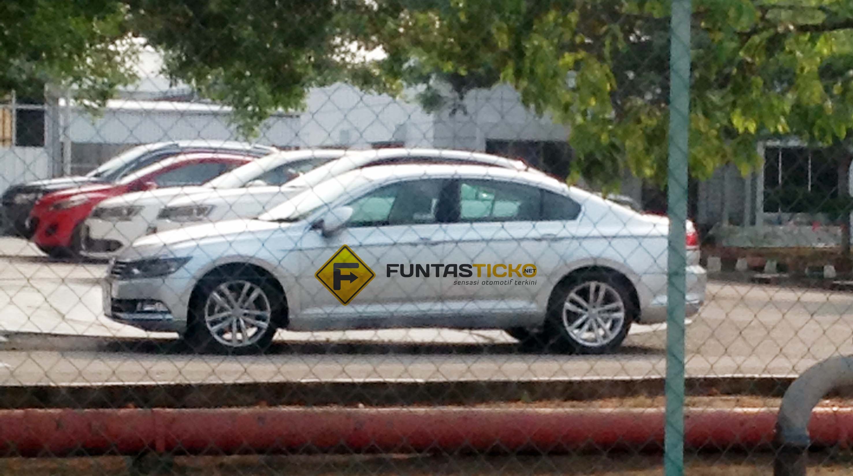 Volkswagen_passat_B8_Spied