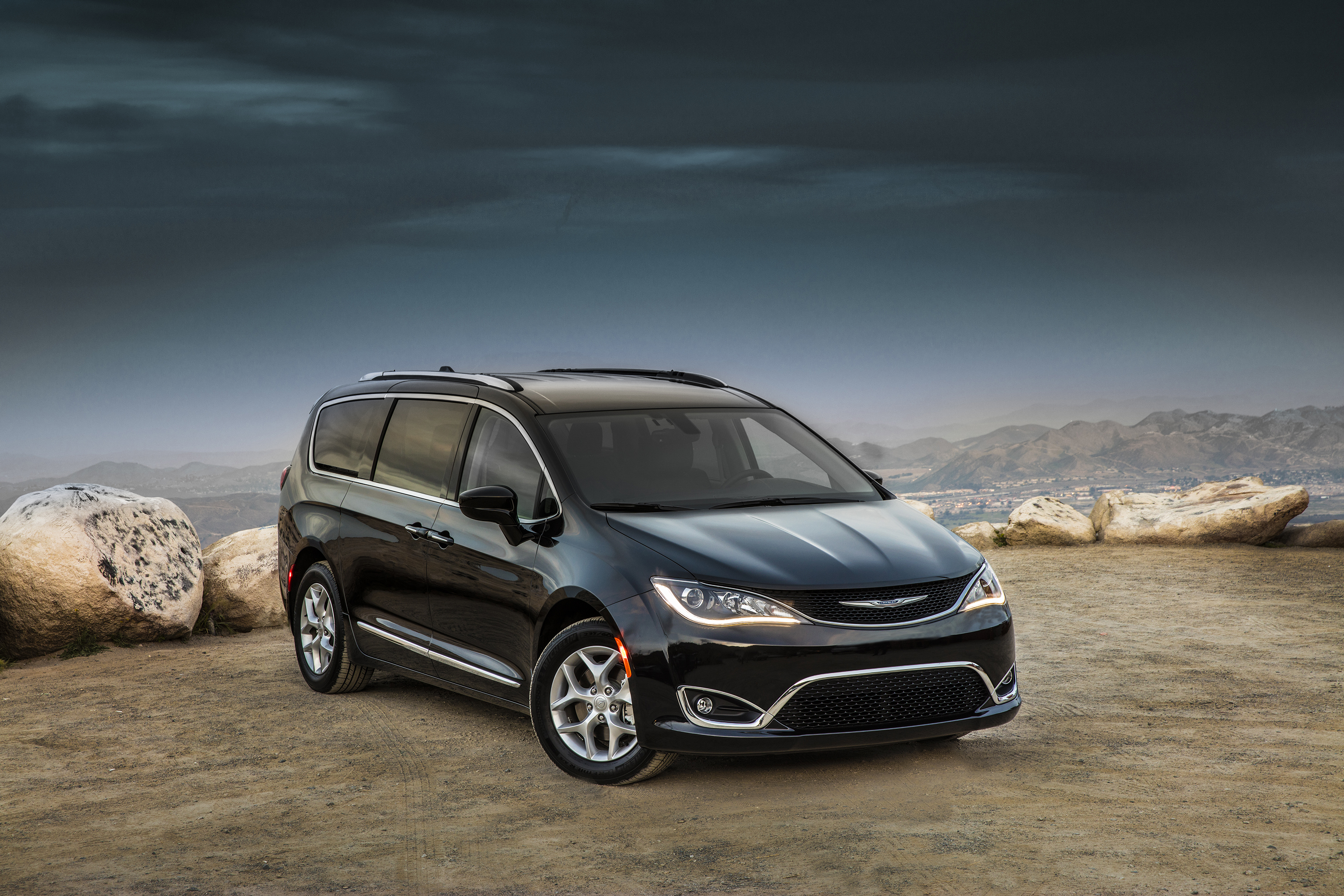 2017 Chrysler Pacifica Touring-L Plus