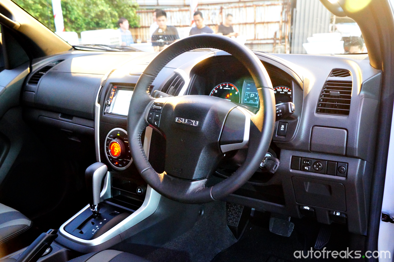 Isuzu_D-Max_Beast (13)