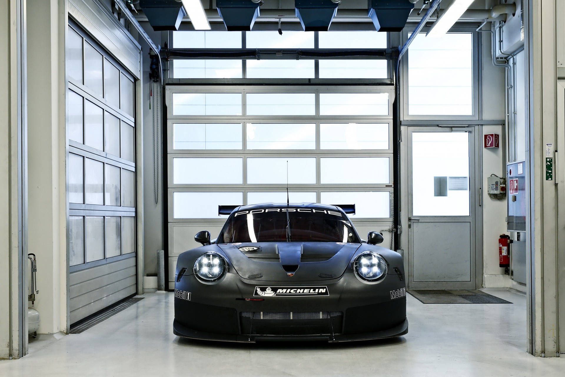 Porsche_GTE_GTLM_Racer (4)