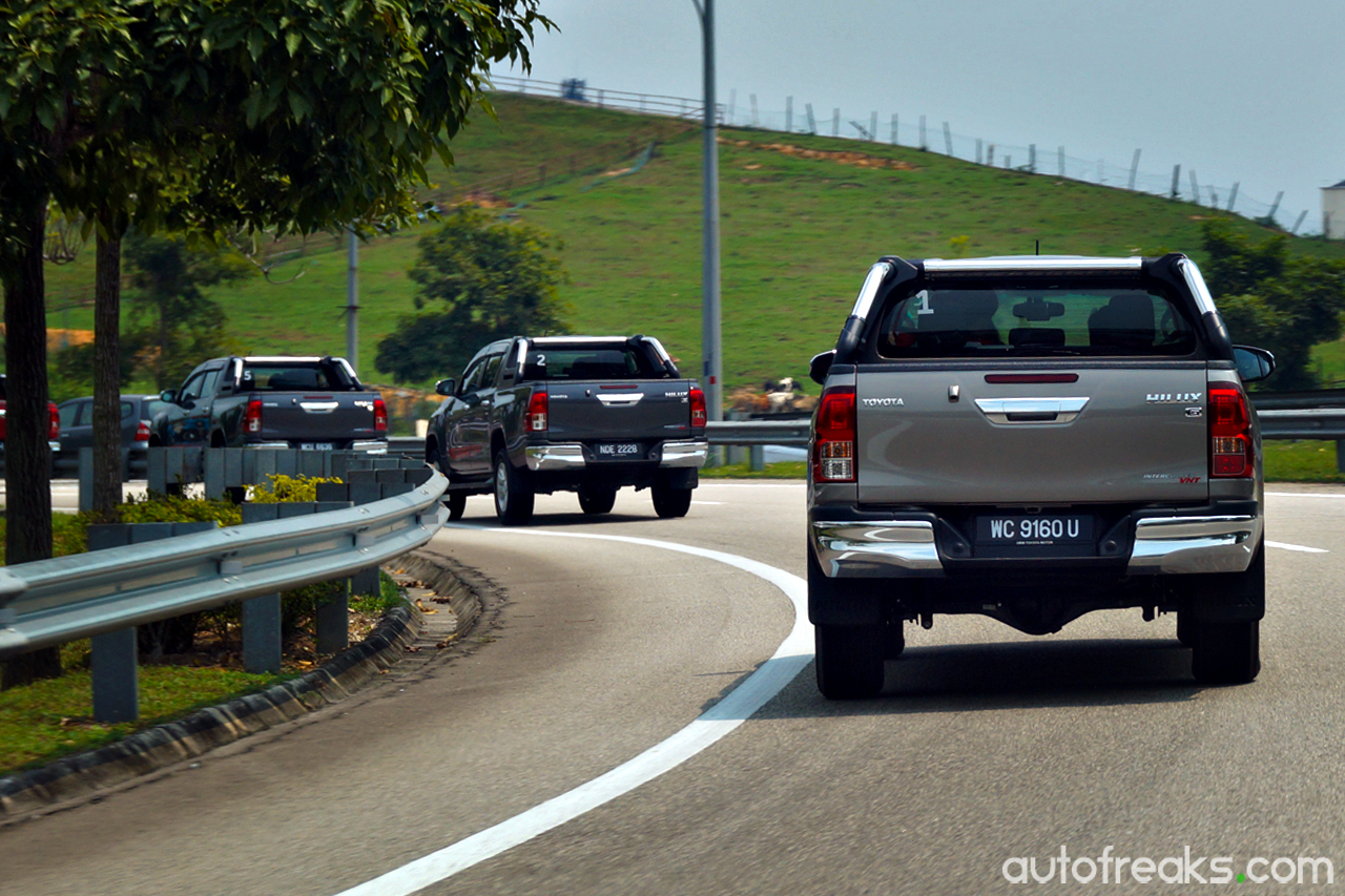 Toyota_Hilux_First_Impressions (5)