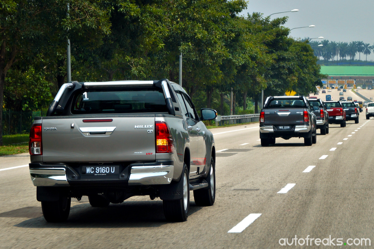 Toyota_Hilux_First_Impressions (6)