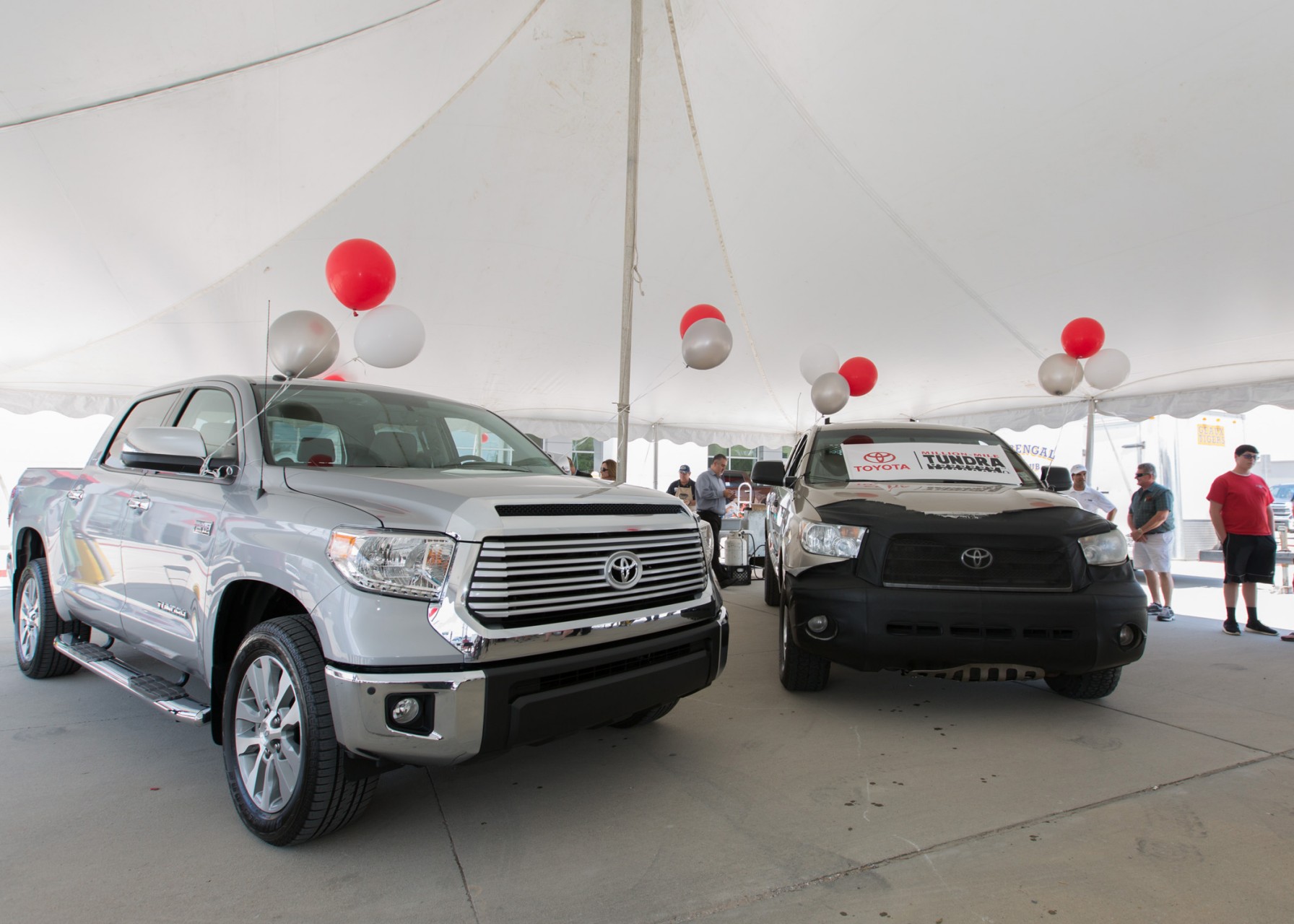 Toyota_Tundra_Millio_Miles (4)