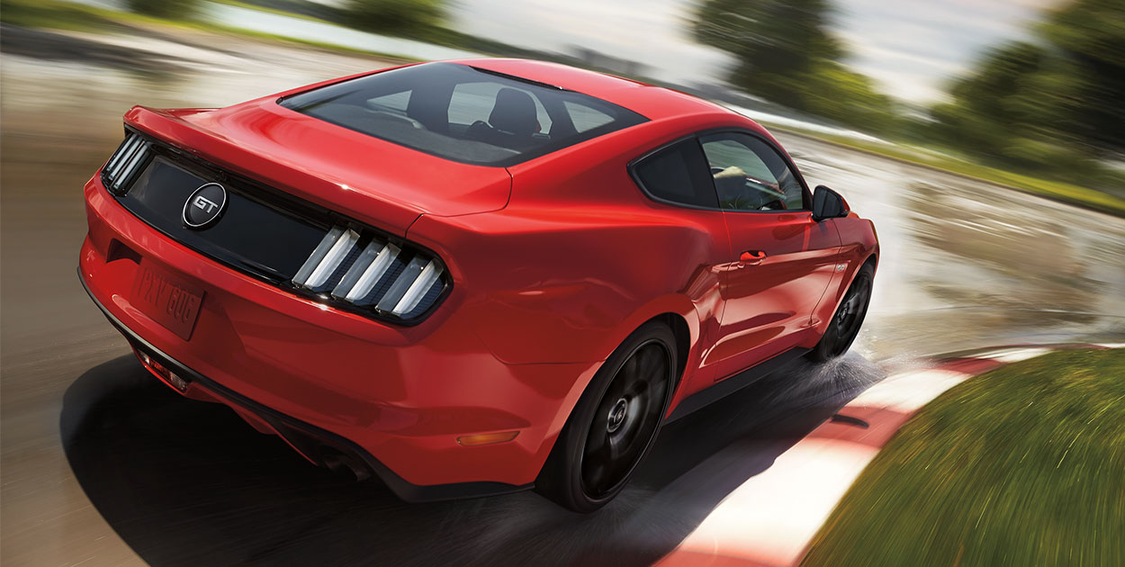 2016_Ford_Mustang_1