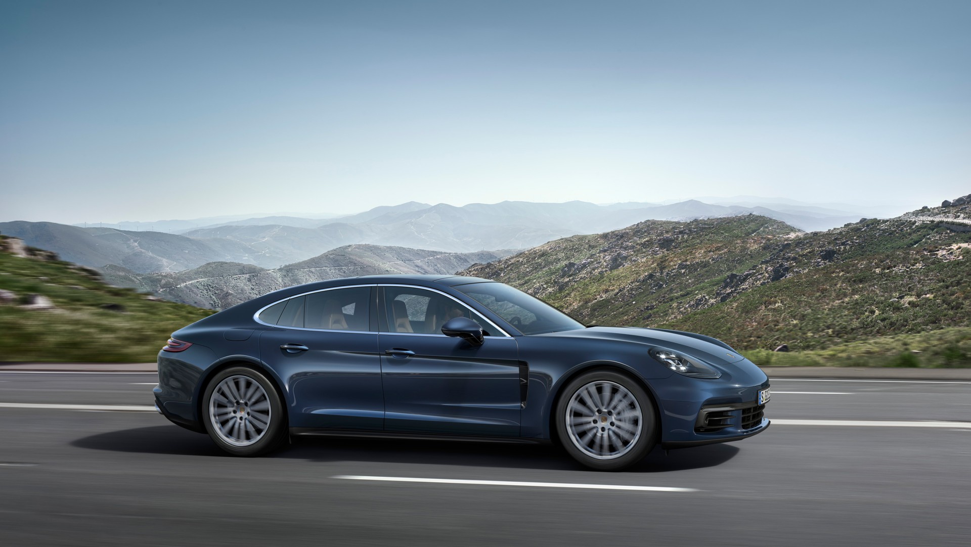 2016_Porsche_Panamera_4S_Diesel (3)