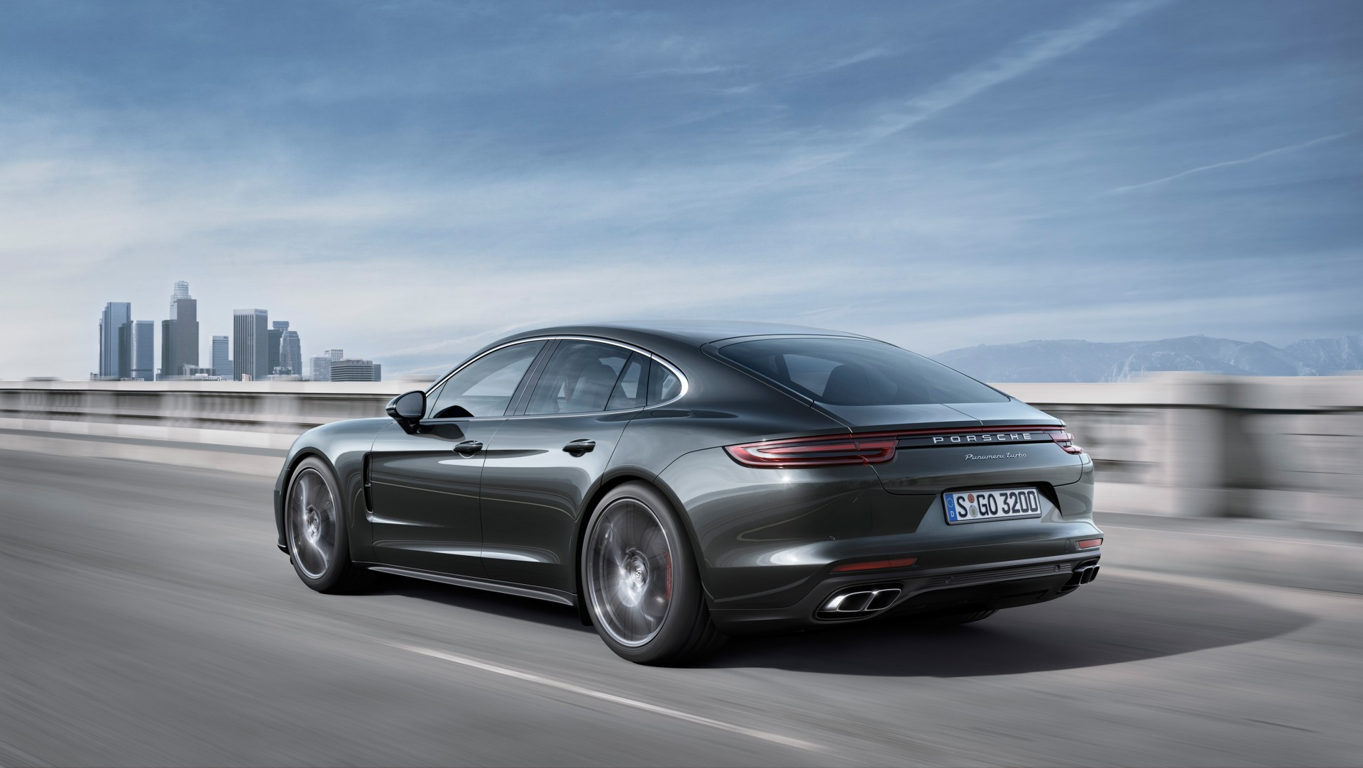 2016_Porsche_Panamera_Turbo (2)