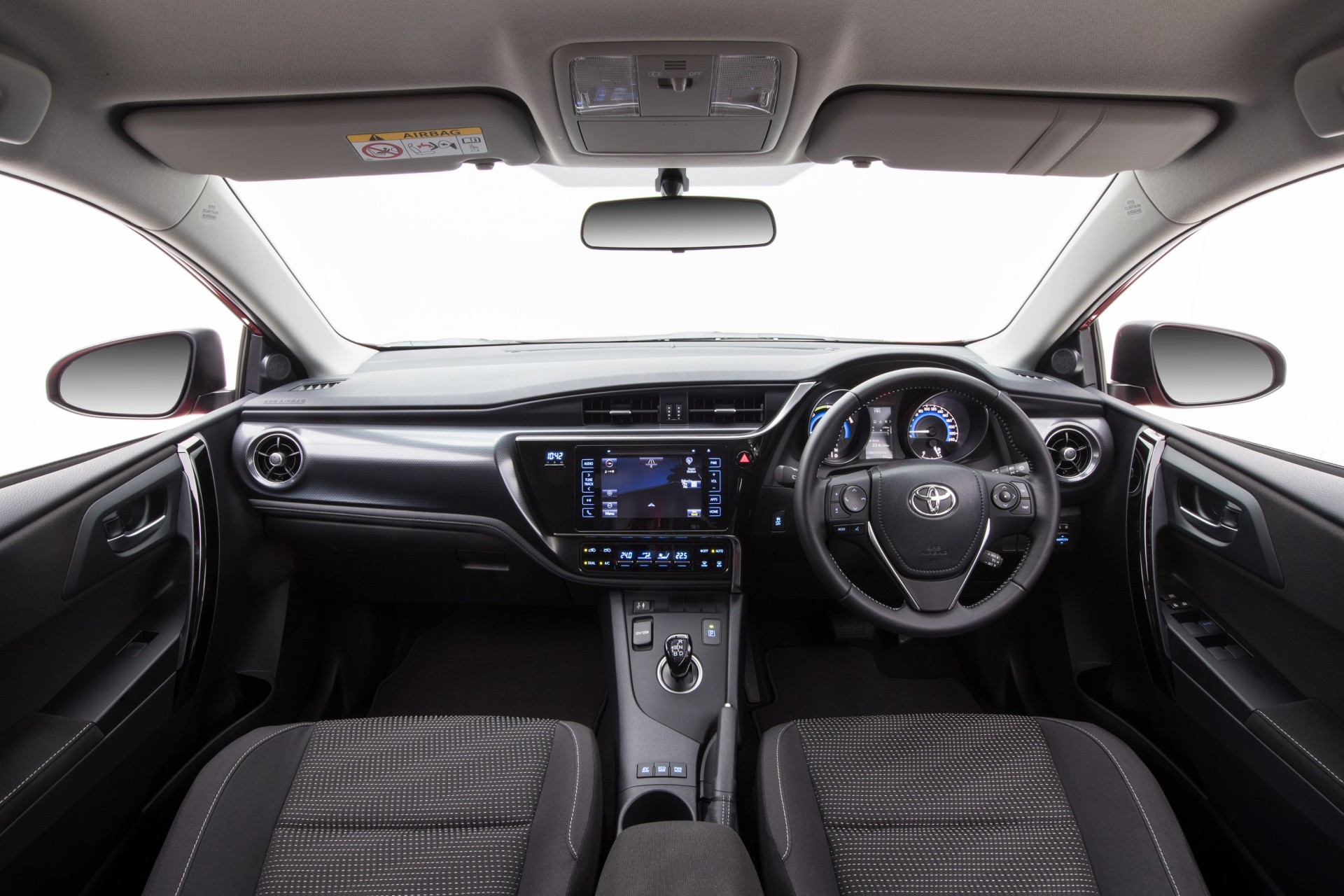 2016_Toyota_Corolla_Hybrid (6)