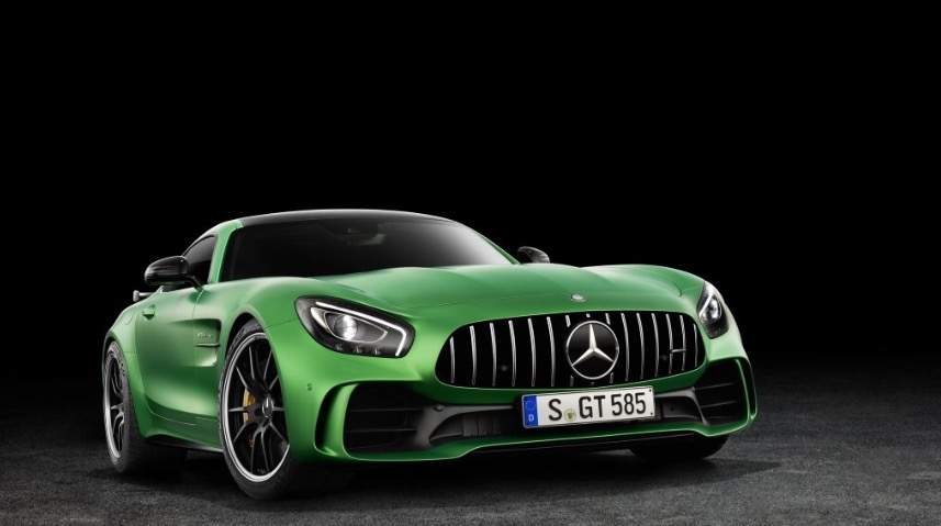 2017_Mercedes_AMG_GT_R_Leak_1