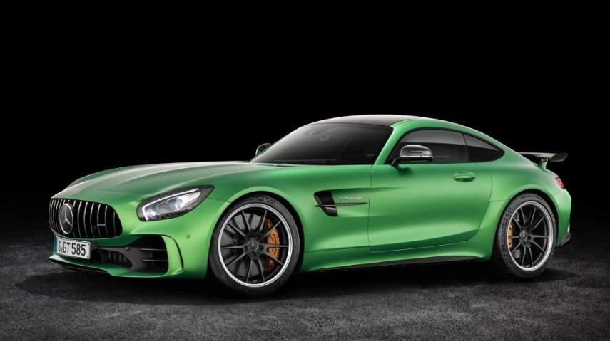 2017_Mercedes_AMG_GT_R_Leak_4