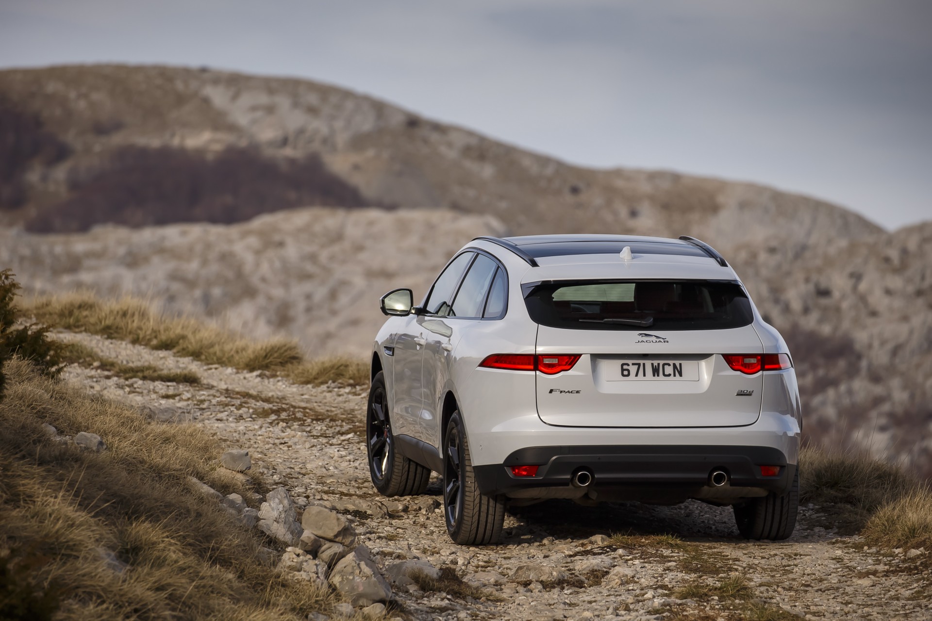 Jaguar_F-Pace (11)